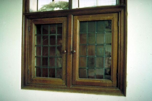 Binnenluiken van het kruiskozijn