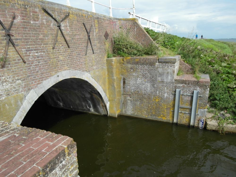 Sluis bij de Poel.