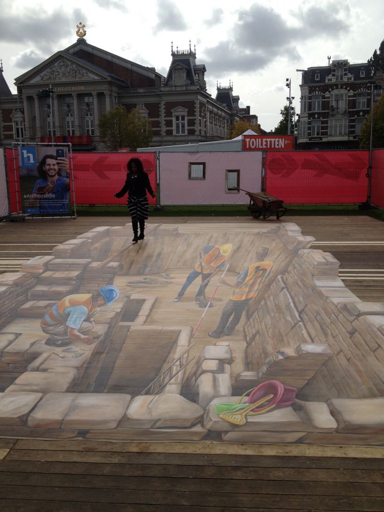 Elvira Sweet maakt eerste #archeoselfie.