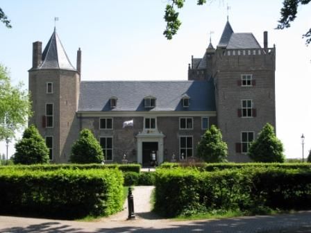 Slot Assumburg, voorzijde.