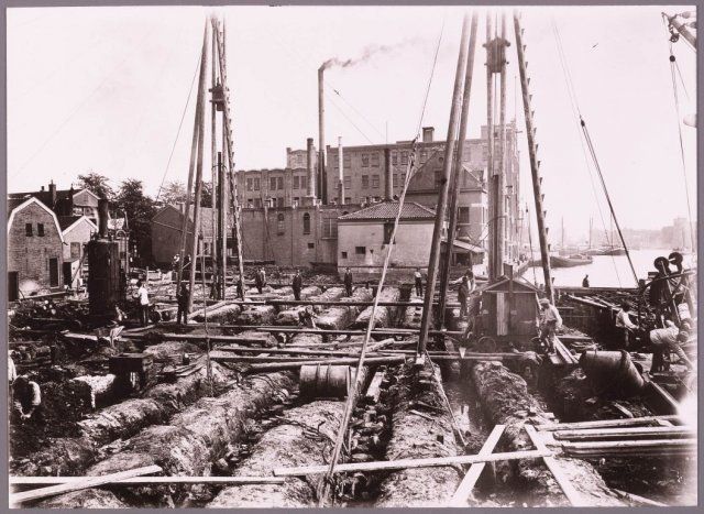 Zaandam Achterzaan, hei- en grondwerk voor bouw van Rijstpellerij Mico