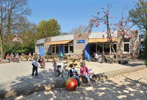 Exterieur van de 2e Openluchtschool voor het Gezonde Kind