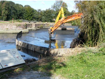 De werkzaamheden aan de gracht.