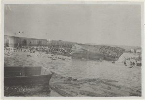 Na de watersnoodramp: wrakhout, slib en muggen