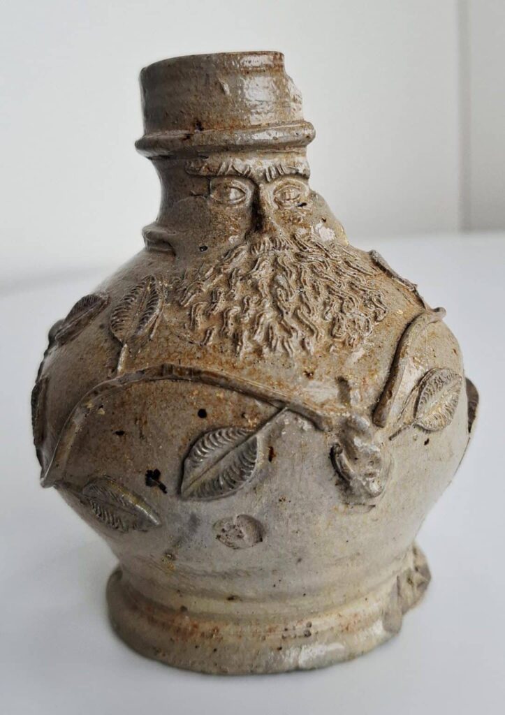 Vondst op vrijdag: Baardmankruikje uit de Boterstraat