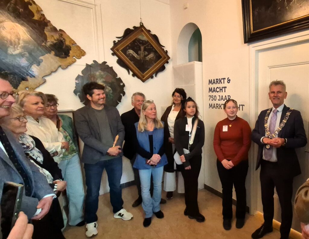 Burgemeester Smit opent tentoonstelling ‘Markt en Macht’ in Museum Kennemerland