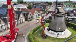 Molen Den Oever krijgt nieuwe roeden