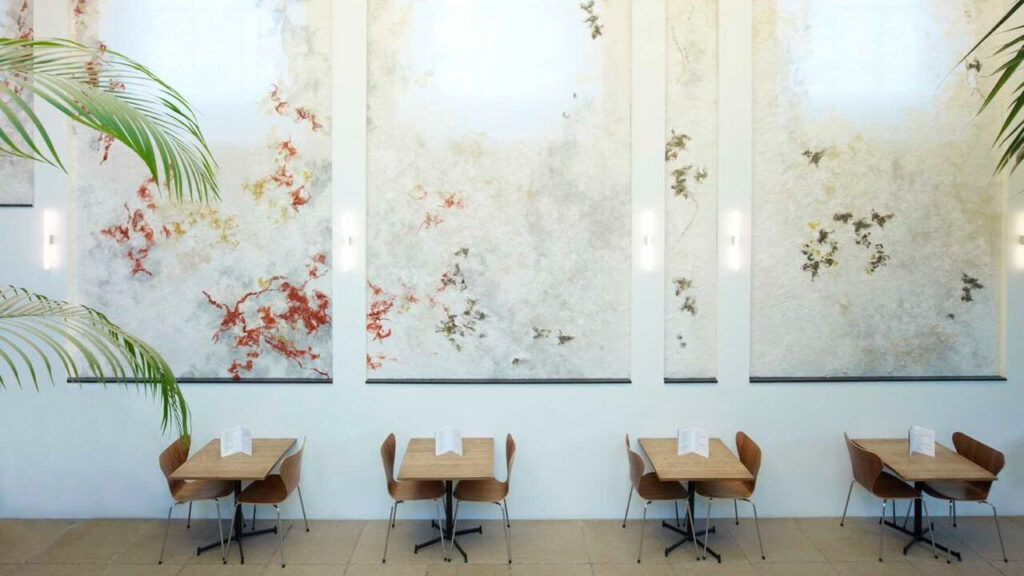 Claudy Jongstra: live restauratie van haar werk in de Hortus