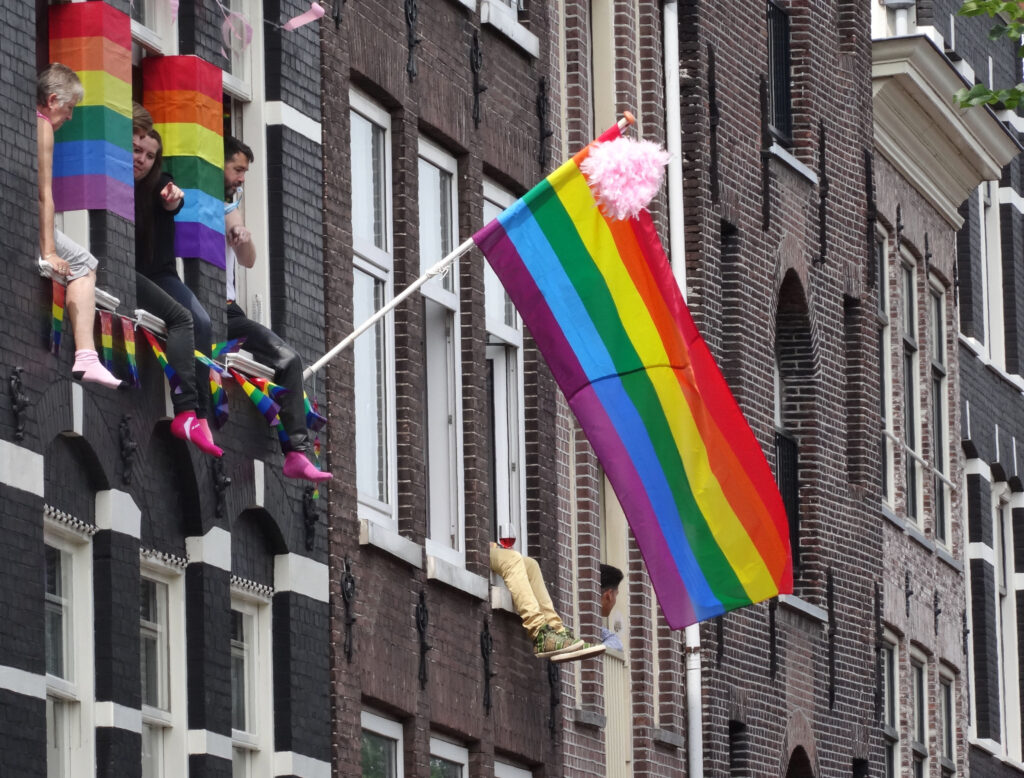 Pride: zes verhalen over verbondenheid