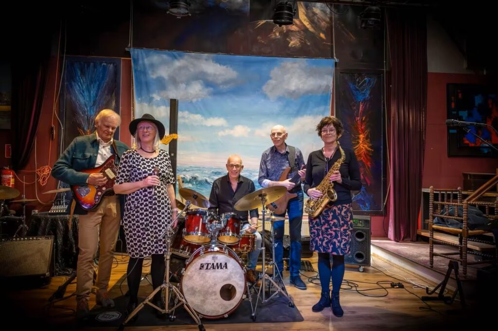 Optreden Blue Coat in Hortus Alkmaar