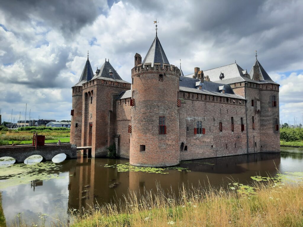Prikkelarme openstelling in Muiderslot