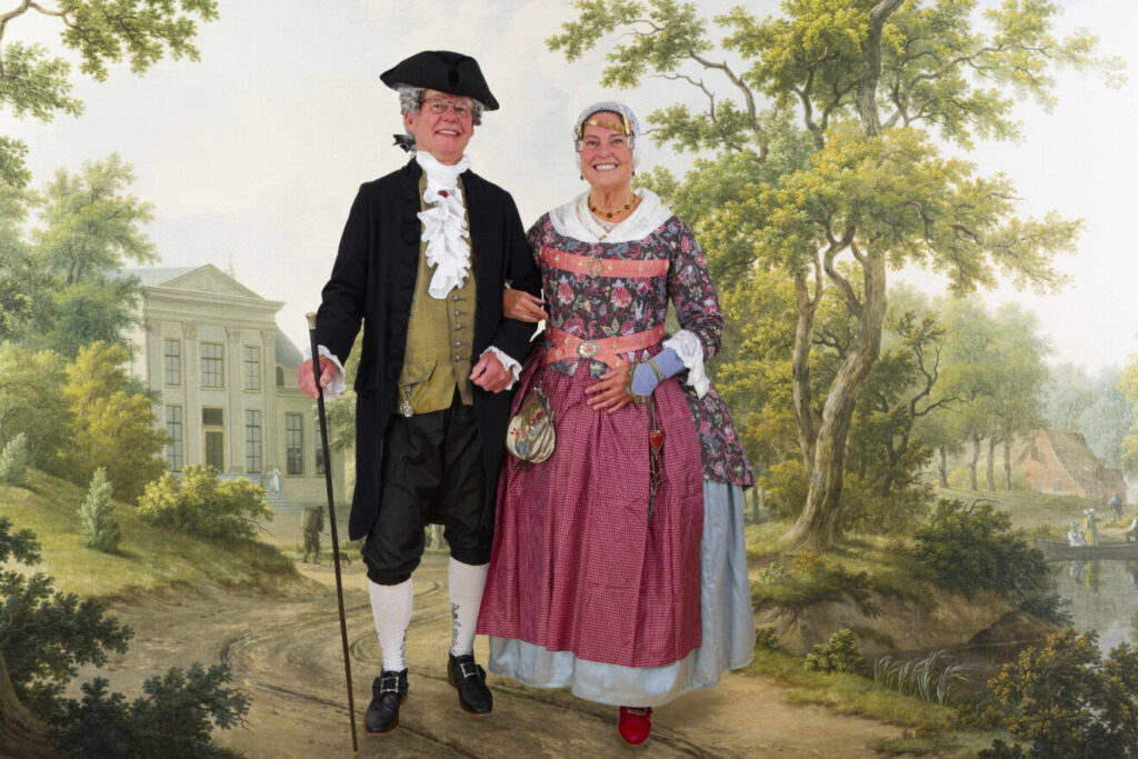 Op de foto in Zaans kostuum tijdens Museumweek