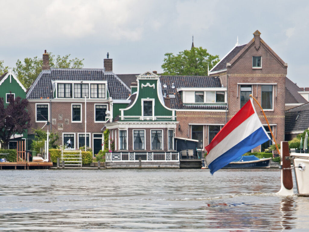 PAPIER op de Zaan – een theatrale vaartocht door het papierverleden